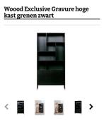 Woood Gravure Zwarte Kast - zwarte kast - vakkenkast, Huis en Inrichting, Kasten | Boekenkasten, Met plank(en), Gebruikt, 100 tot 150 cm