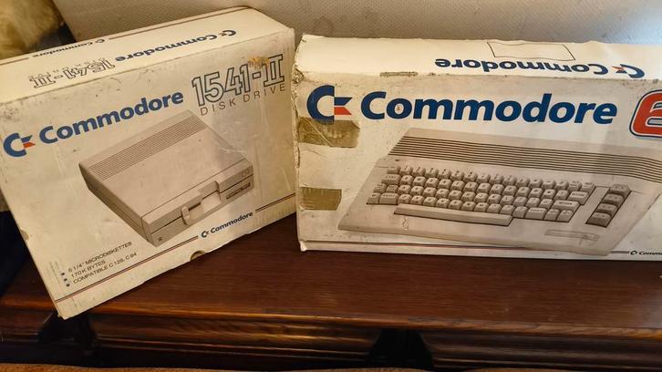 commodore 64 met Commodore 1541-2 disk drive., Computers en Software, Vintage Computers, Ophalen of Verzenden