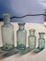 Bodemvondst 1860 4 x Medicijn flesjes mooi glas intens, Antiek en Kunst, Ophalen of Verzenden
