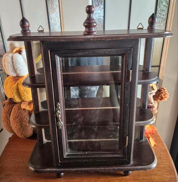 mooi houten vitrine kastje voor aan de wand staand art deco  beschikbaar voor biedingen
