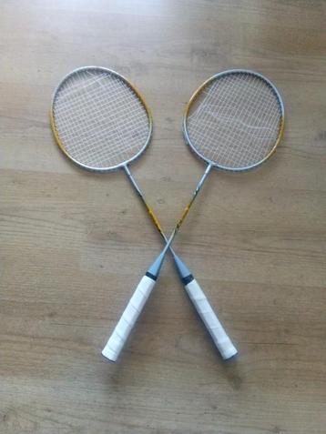 Gratis badmintonrackets beschikbaar voor biedingen