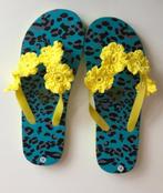 Leuke teenslippers, maat 39. NIEUW., Slippers, Geel, Nieuw, Ophalen of Verzenden