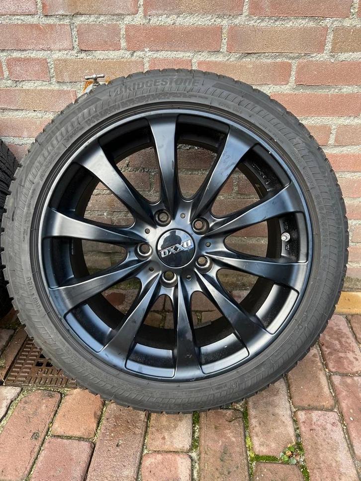 Bridgestone Winterbanden 225/45R17 met Velgen 17 inch, Auto-onderdelen, Banden en Velgen, Banden en Velgen, Winterbanden, 17 inch