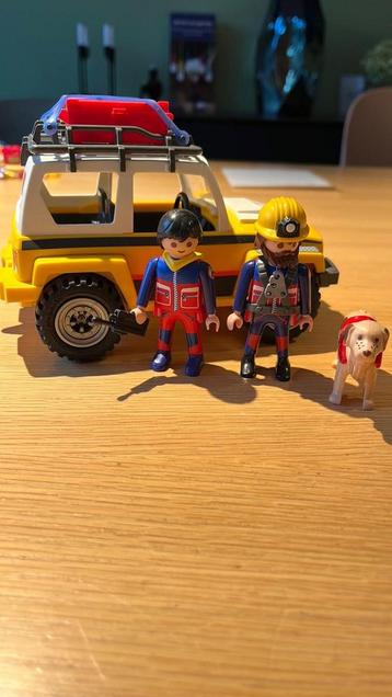 PLAYMOBIL Reddingswerkers 9128 + twee poppetejs en dieren beschikbaar voor biedingen