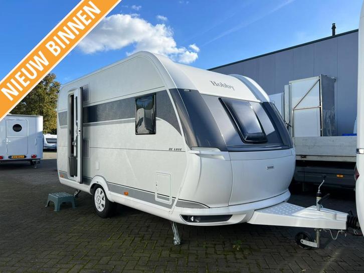 Hobby De Luxe 400 SFe, Caravans en Kamperen, Caravans, Bedrijf, tot en met 3, Treinzit, Hobby, Frans bed, Overige typen, 4 tot 5 meter