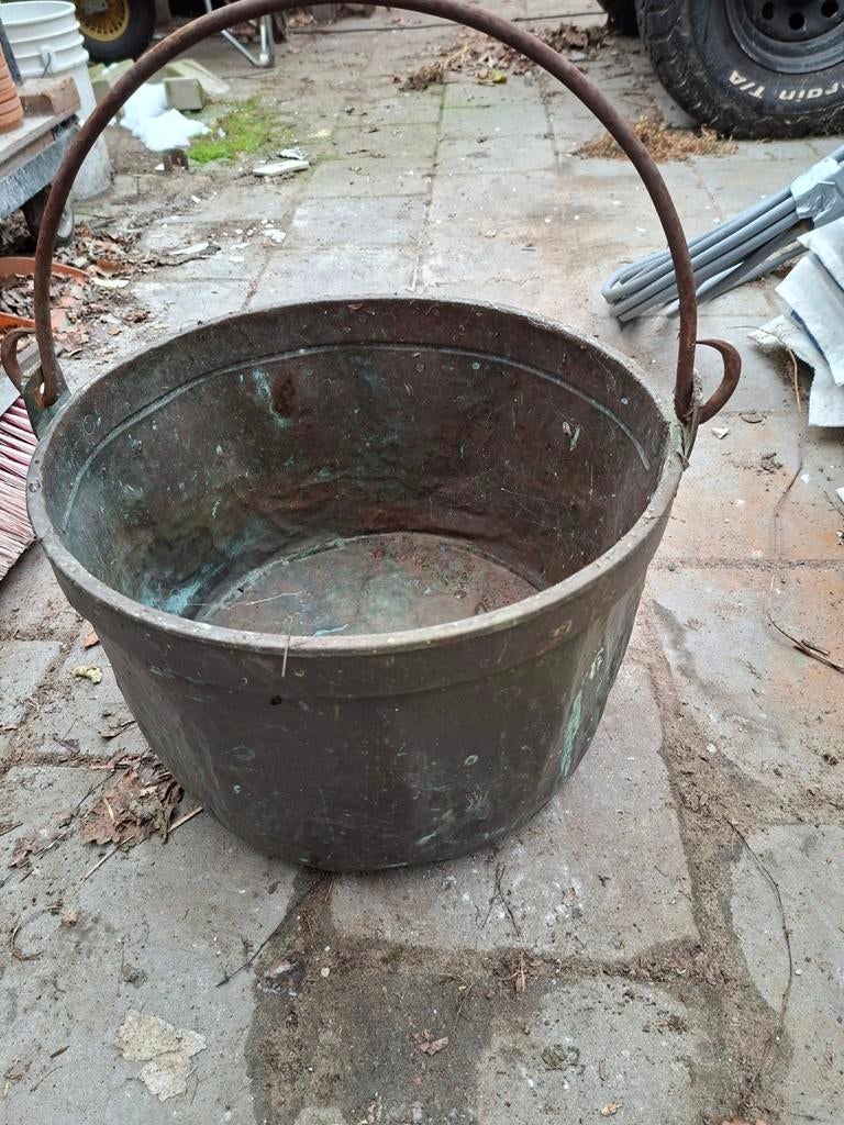 Oude koperen ketel., Tuin en Terras, Bloembakken en Plantenbakken, Gebruikt, Metaal, Binnen, Balkon, Tuin, Minder dan 30 cm, Minder dan 60 cm