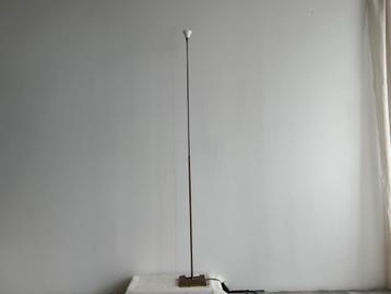 Vloerlamp messing patine wit kapje  beschikbaar voor biedingen