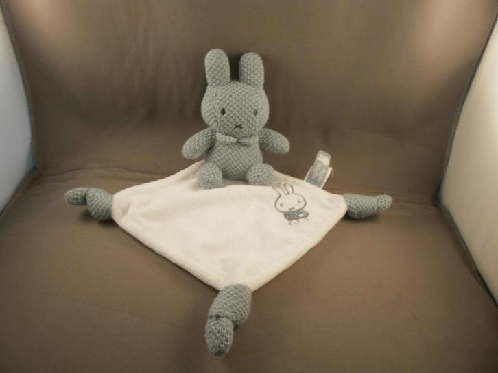 Tiamo Nijntje miffy groen gehaakt Nijntje op doek 3 knopen, Kinderen en Baby's, Speelgoed | Knuffels en Pluche, Nieuw, Konijn