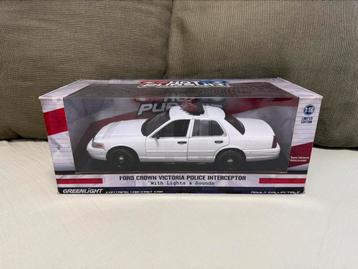 1/18 Greenlight Ford Crown Victoria Police Interceptor Blank beschikbaar voor biedingen