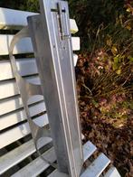 Voederbakken te koop., Mannelijk