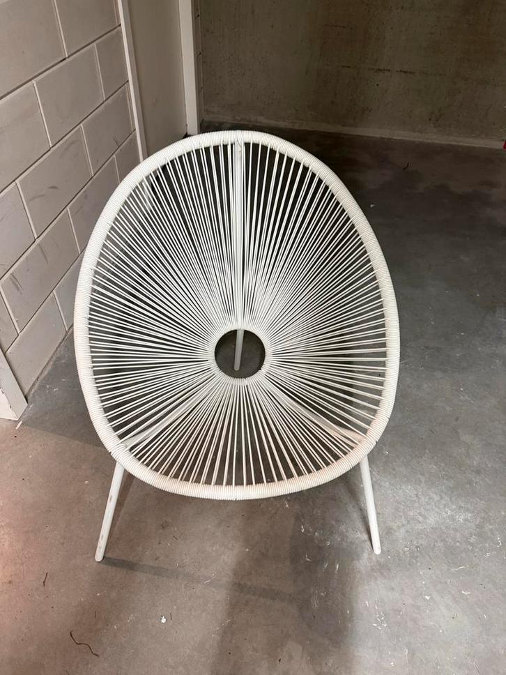 Witte draadstoel van Karwei, Tuin en Terras, Tuinstoelen, Zo goed als nieuw, Kunststof, Ophalen