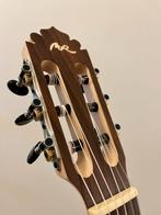 Manuel Rodriquez gitaar met ingebouwd element, Muziek en Instrumenten, Ophalen, Zo goed als nieuw, Klassieke of Spaanse gitaar