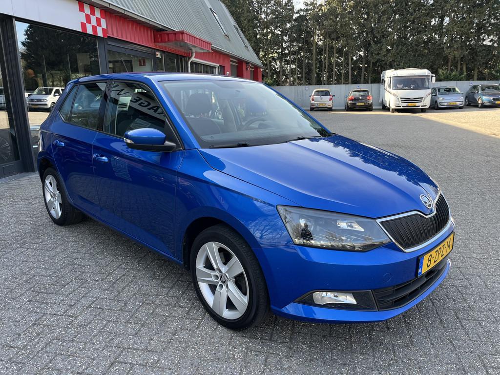 Skoda Fabia 1.2 TSI Ambition Trekhaak Incl Beurt (bj 2015), 4 cilinders, Met garantie (alle), Blauw, Origineel Nederlands