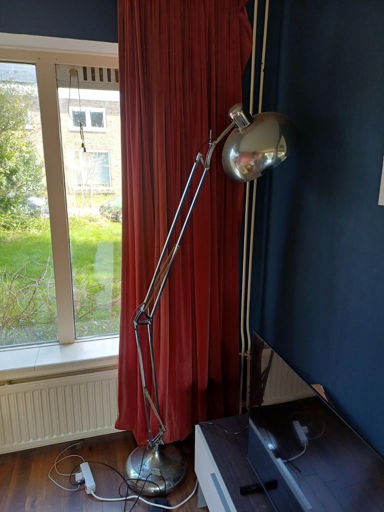 Grote verstelbare vloerlamp, zilverkleurig metaal, Gebruikt, Industrieel, Modern, Ophalen of Verzenden, Metaal