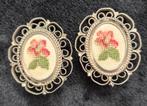 Vintage petit point oorbellen, Ophalen of Verzenden, Zo goed als nieuw, Overige materialen
