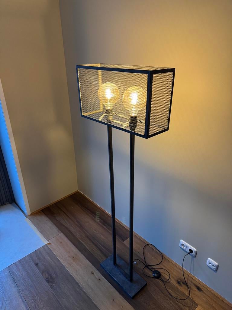 Prachtige lamp / Vloerlamp / Pronto wonen / 170cm hoog, Huis en Inrichting, Lampen | Vloerlampen, Ophalen, Zo goed als nieuw, 150 tot 200 cm