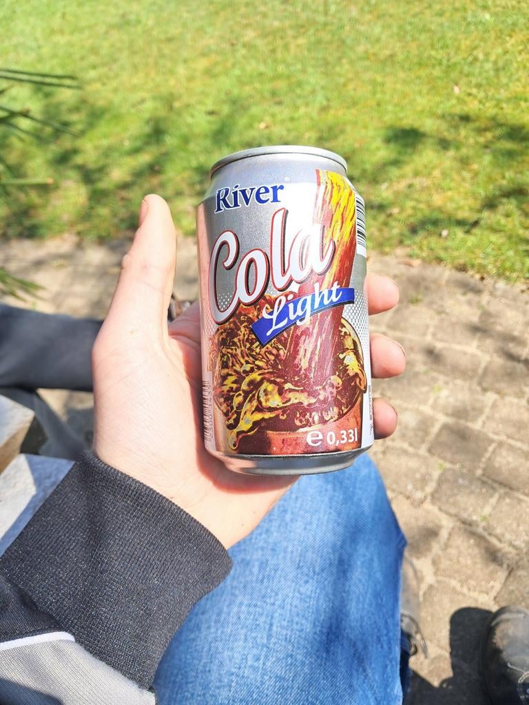16 jaar over datum blikje river cola Light, Ophalen of Verzenden