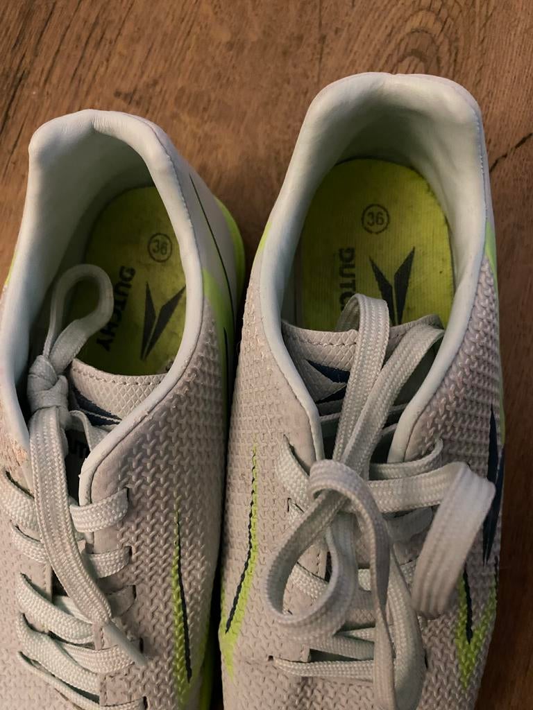 Zaalvoetbal schoenen maat 36, Sport en Fitness, Ophalen, Gebruikt, Schoenen