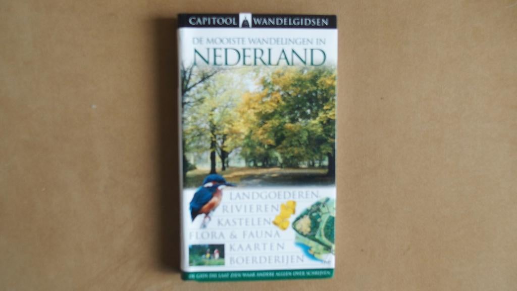 De mooiste wandelingen in Nederland - Capitool, Boeken, Natuur, Ophalen of Verzenden, Zo goed als nieuw, Wandel- of Recreatiegebieden