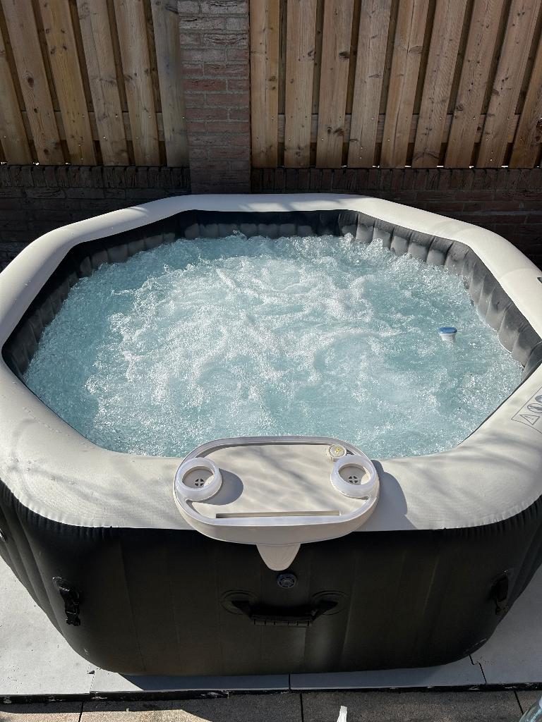 Intex Pure Spa Jet & Bubble Deluxe  - 6 p. 1,5jr oud, Tuin en Terras, Bubbelbaden en Hottubs, Ophalen, Gebruikt, Afdekzeil, Opblaasbaar