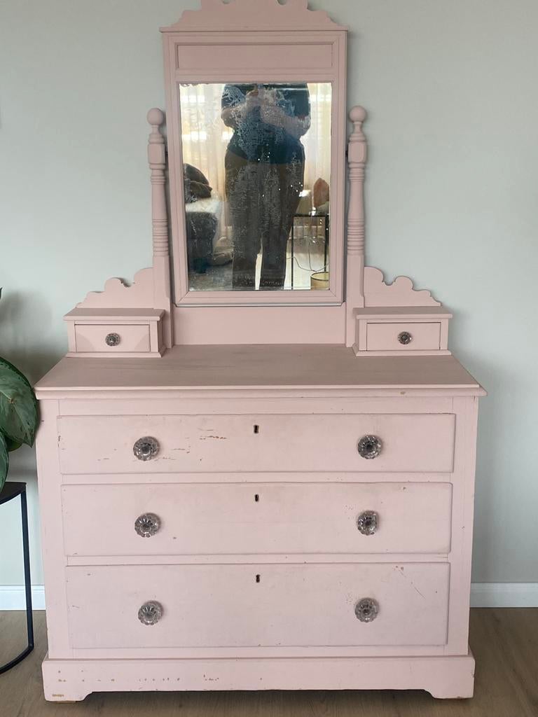 Antieke grenen brocante kaptafel / commode met spiegel, Kinderen en Baby's, Kinderkamer | Commodes en Kasten, Ophalen, Gebruikt