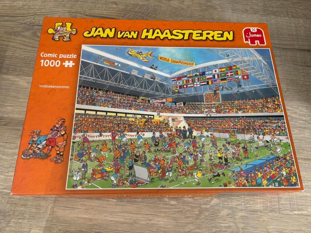 Van Haasteren puzzel Voetbalkampioenen!, Ophalen of Verzenden, 500 t/m 1500 stukjes, Zo goed als nieuw