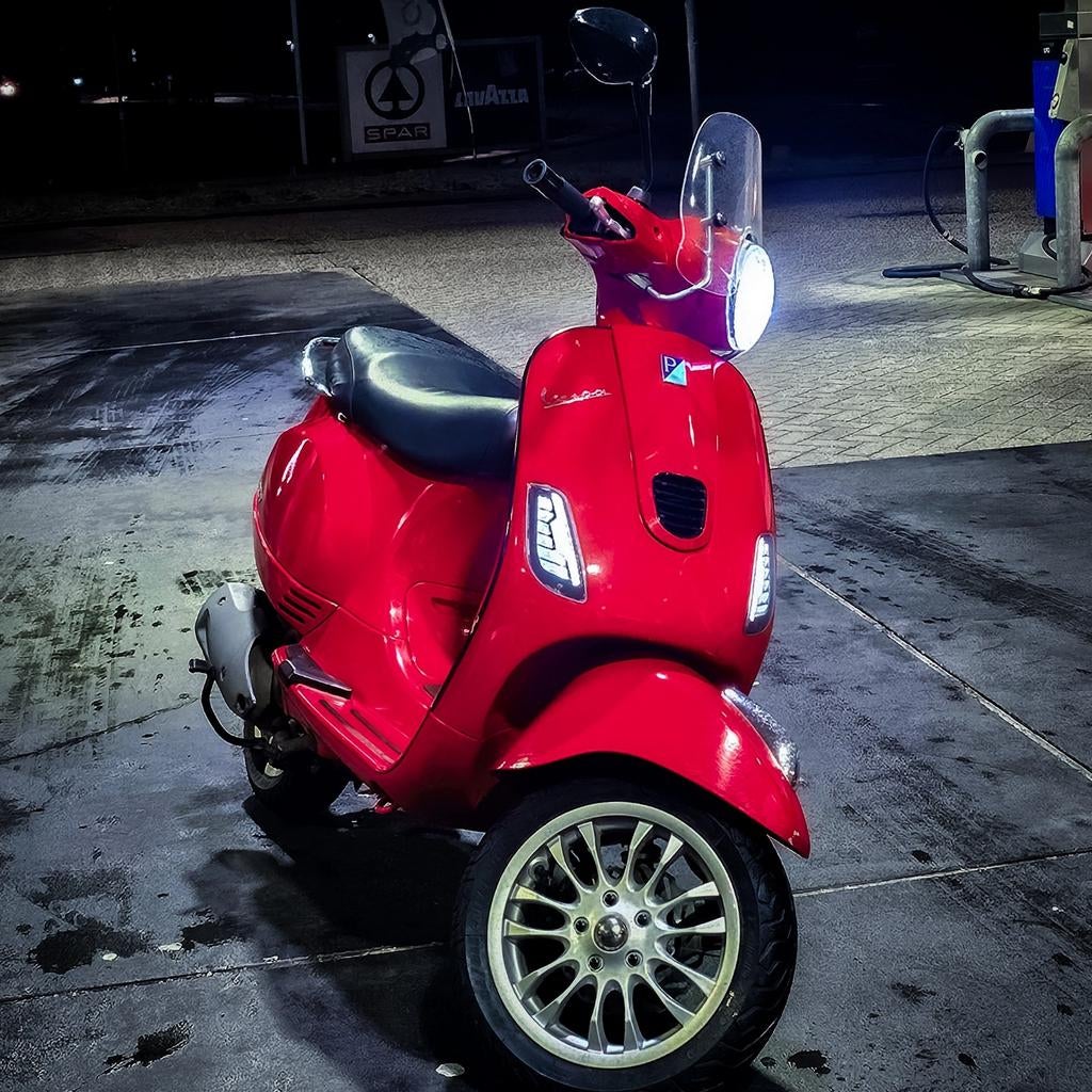 Vespa lx50 125cc leader, Ophalen, 125 cc, Zo goed als nieuw, Benzine