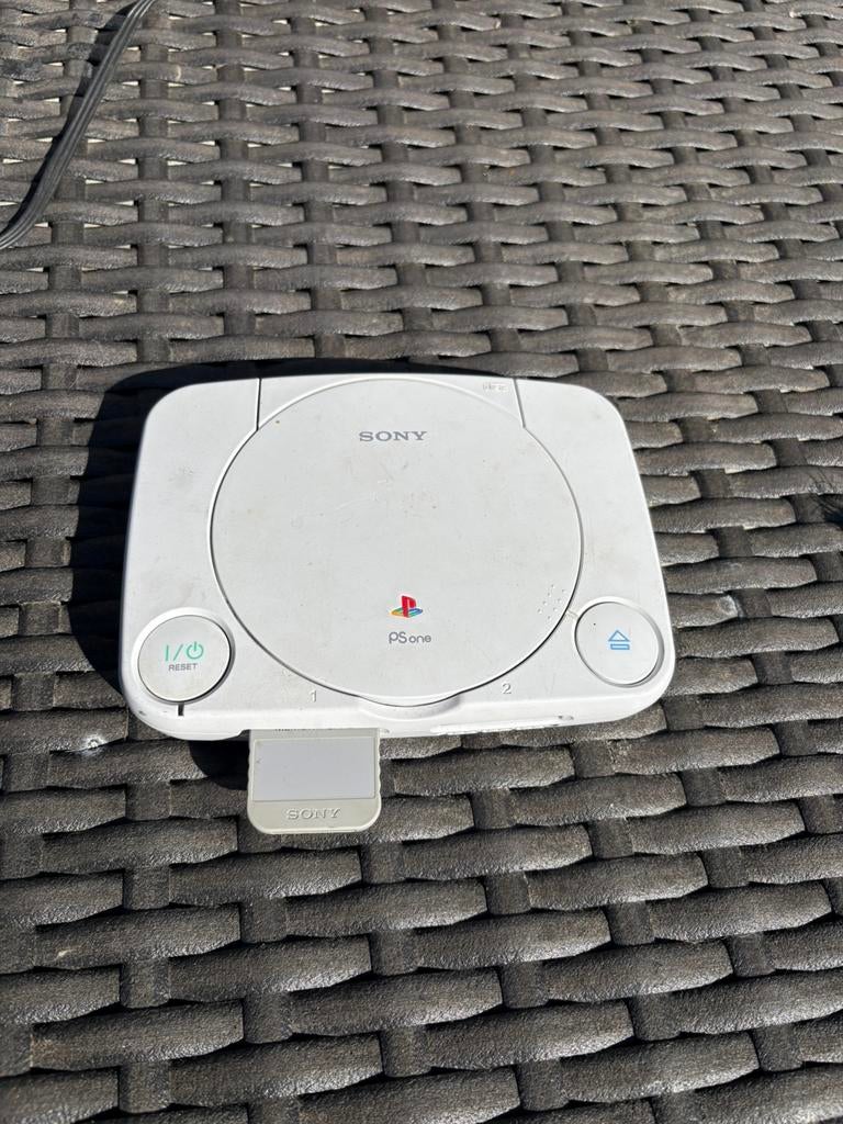 Playstation 1, Spelcomputers en Games, Spelcomputers | Sony PlayStation 1, Ophalen of Verzenden, Zo goed als nieuw, Met 1 controller