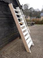 Stevige houten trap, wit geverfd, Ophalen, Gebruikt, Trap, 2 tot 4 meter