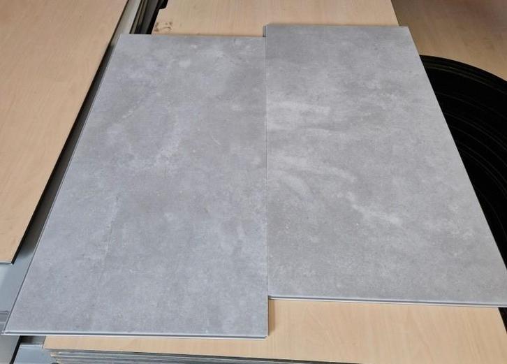 Restpartij 34,7 m2 Klik PVC Ambiant Piazzo SRC Light Grey, Huis en Inrichting, Stoffering | Vloerbedekking, Nieuw, Laminaat, Grijs
