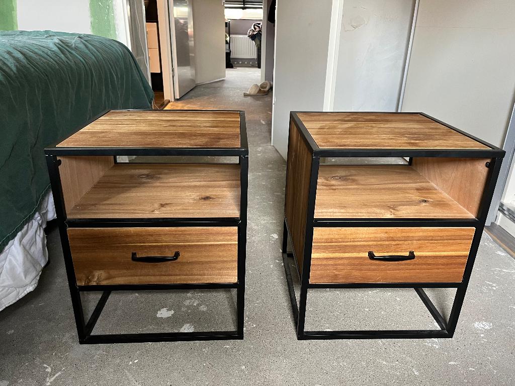 Nachtkastje, Huis en Inrichting, Slaapkamer | Nachtkastjes, Ophalen, Gebruikt, Minder dan 45 cm, Minder dan 55 cm