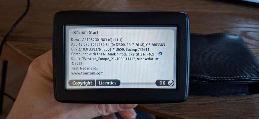 TomTom Start 42 Navigatiesysteem - Inclusief Hoesje, Ophalen of Verzenden, Gebruikt