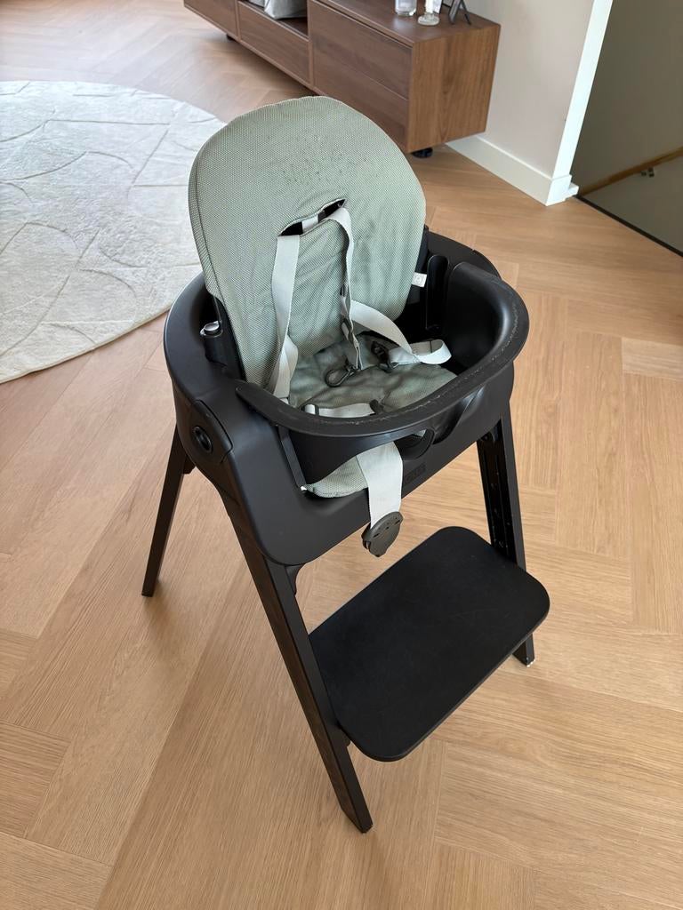 Stokke Steps Zwart + Baby Set Kussen Groen, Kinderen en Baby's, Kinderstoelen, Ophalen, Gebruikt, Meegroeistoel, Afneembaar eetblad