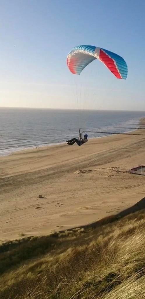 PARAGLIDEN LANGS DE DUINEN ZONDER MOUSTACHE BUDGET, Sport en Fitness, Zweefvliegen en Paragliding, Ophalen