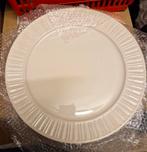 4Crèmekleurig pizzaborden met geribbelde rand ongeveer 30 cm, Ophalen, Keramiek, Zo goed als nieuw, Bord(en)