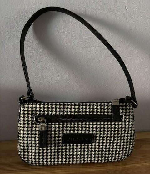 Shisheido - schoudertasje - zwart/wit - stof & pu -23x13x7cm, Sieraden, Tassen en Uiterlijk, Tassen | Schoudertassen, Ophalen of Verzenden