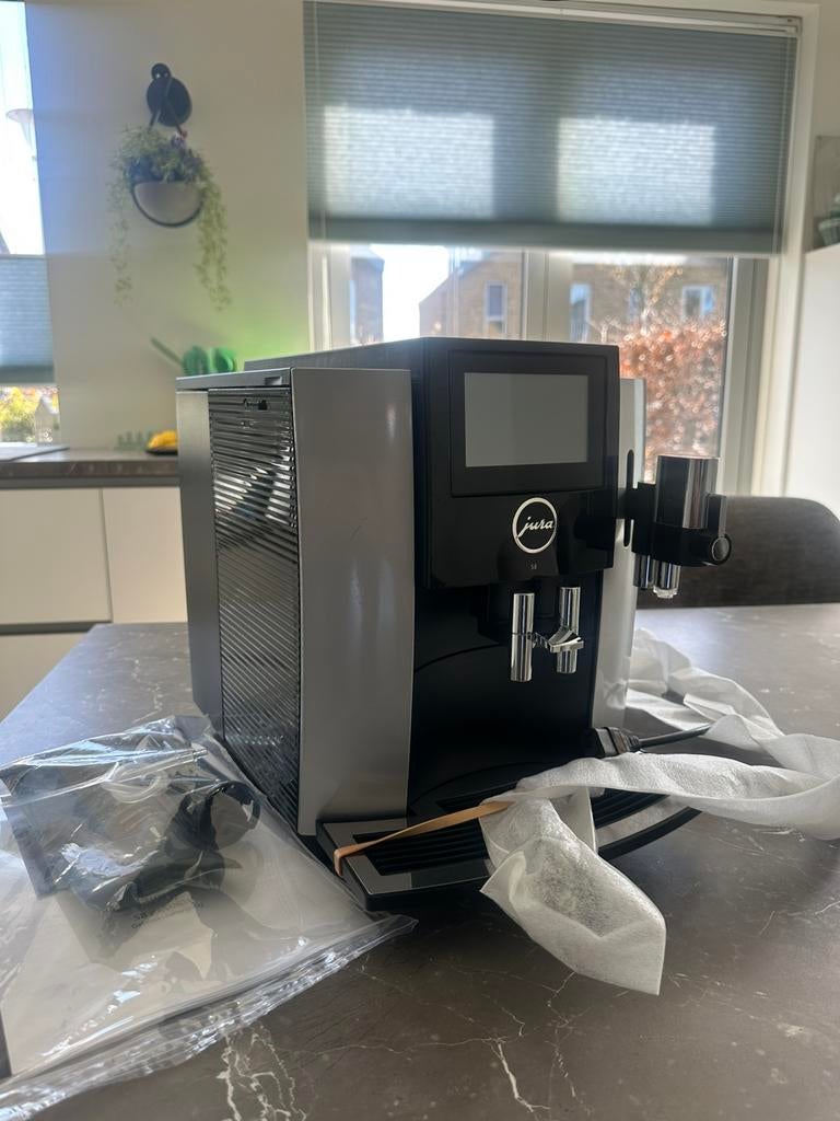 Jura S8 met 11 maanden Jura garantie!, Ophalen of Verzenden, Zo goed als nieuw