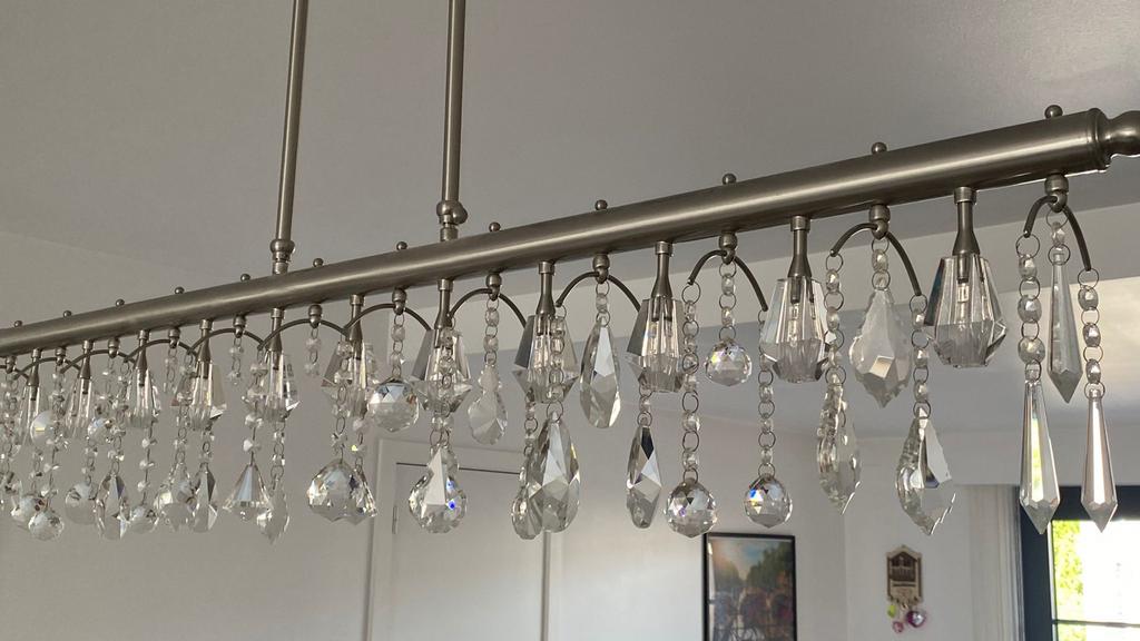Elegante kroonluchter met kristallen hangers, Ophalen of Verzenden, Zo goed als nieuw, Glas