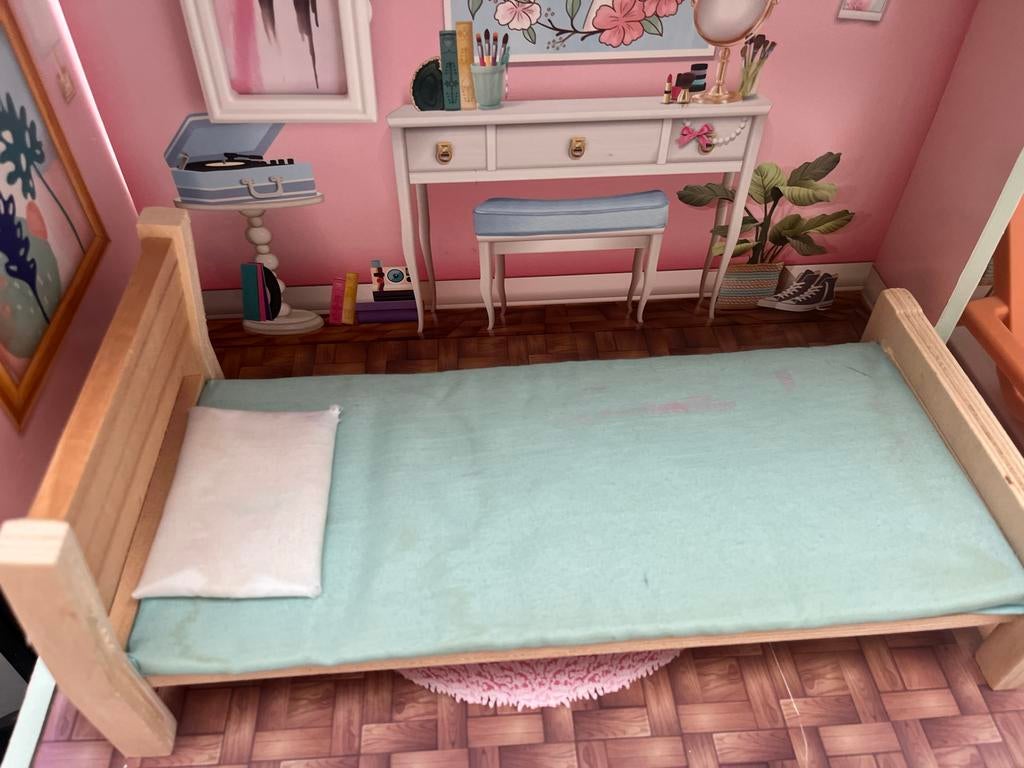 Houten poppenhuis met meubels, Ophalen, Gebruikt, Meisje