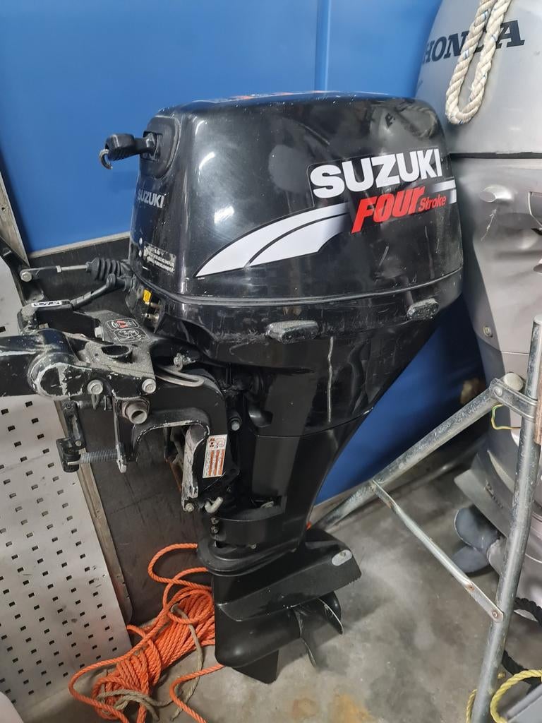 Suzuki 15 en 25 pk, Ophalen, Benzine, Elektrische start