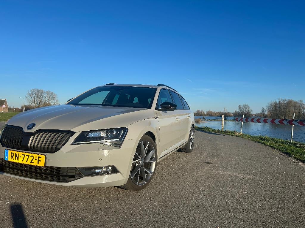 Skoda Superb 1.5 TSI DSG | 2018 | Panodak | ACC | Trekhaak, Auto's, Skoda, 730 kg, 4 cilinders, Origineel Nederlands, Particulier