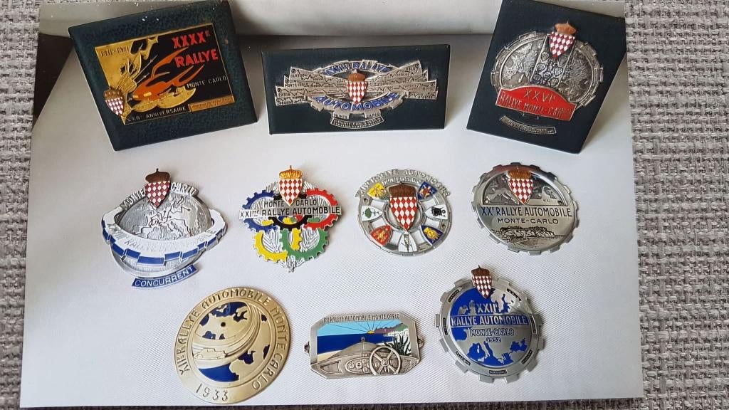 Car badges Rallye Automobile  Monte Carlo 1933 & 1950s, Verzamelen, Ophalen of Verzenden, Auto's