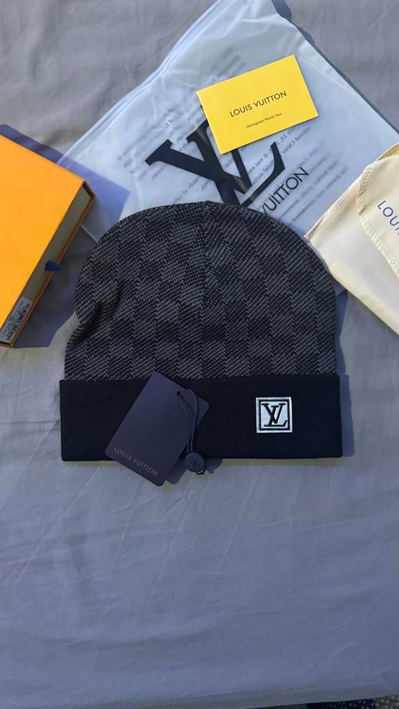 Donker grijs zwart Louis Vuitton muts, Kleding | Dames, Mutsen, Sjaals en Handschoenen, Ophalen of Verzenden, Nieuw, Muts