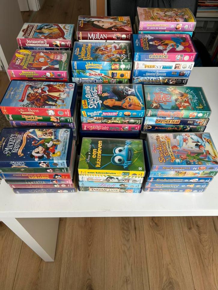 94 Disney videobanden te koop. 1 euro per stuk, Cd's en Dvd's, VHS | Kinderen en Jeugd, Gebruikt, Ophalen of Verzenden