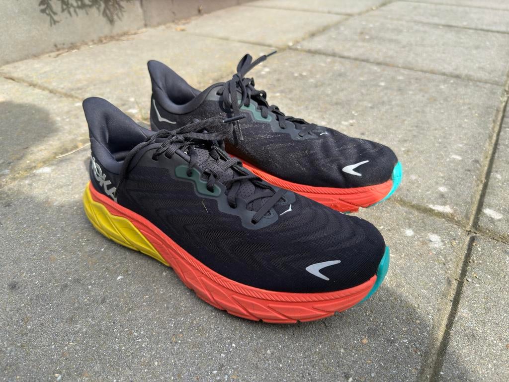 Hoka Arahi 6 Hardloopschoenen - Comfort en Stabiliteit, Ophalen of Verzenden, Gedragen, Zwart, Sportschoenen