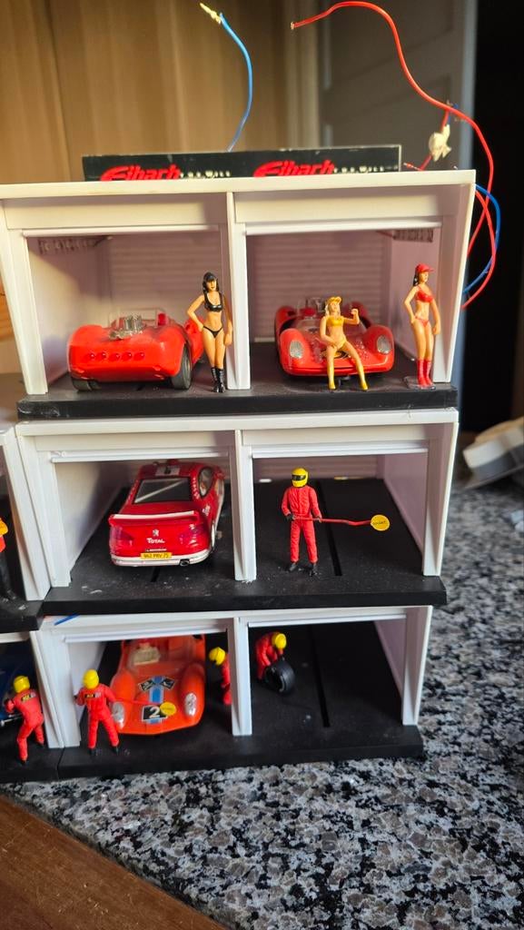 Aangeboden voor bij je racebaan:

Grote partij accessoires., Ophalen, Elektrisch, Overige merken