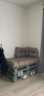 pallets met kussen, Ophalen, Zo goed als nieuw, Hout