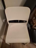 2 witte kunststof IKEA stoelen, Ophalen