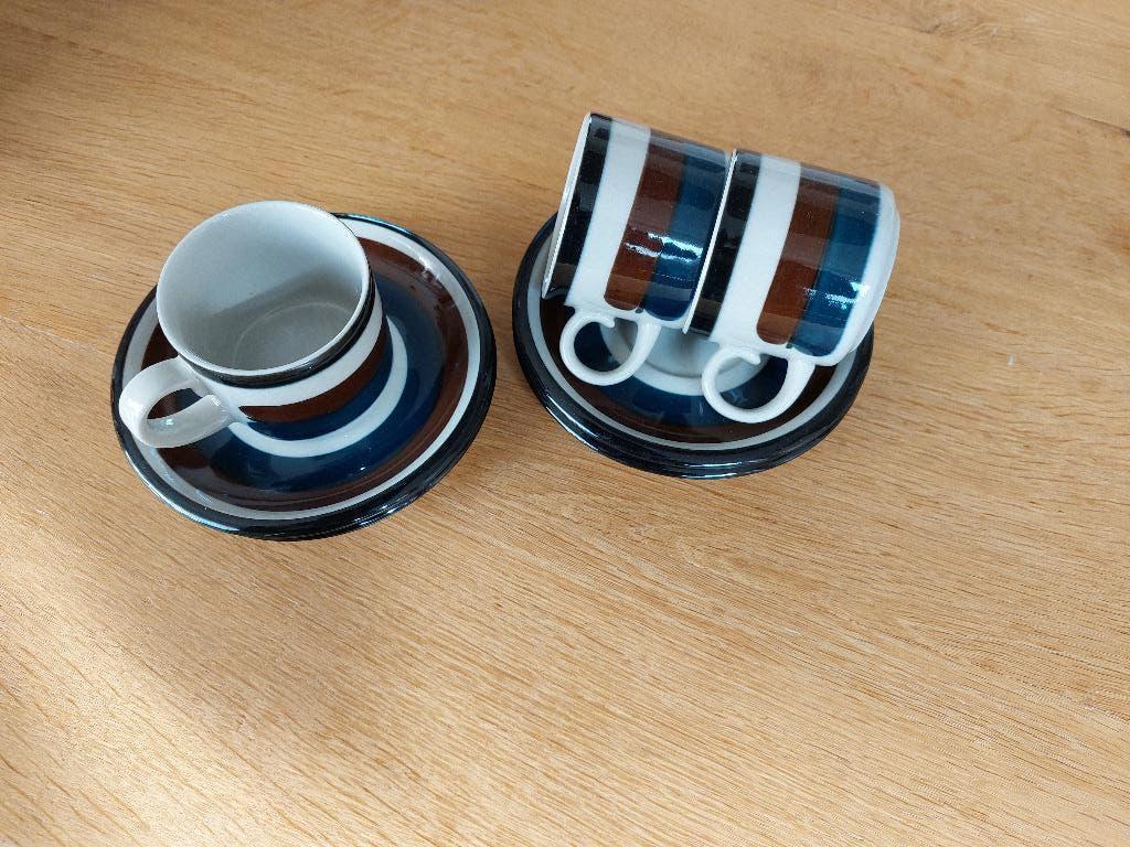 Arabia design kopjes met schotels, Huis en Inrichting, Keuken | Servies, Keramiek, Ophalen of Verzenden, Zo goed als nieuw, Overige stijlen