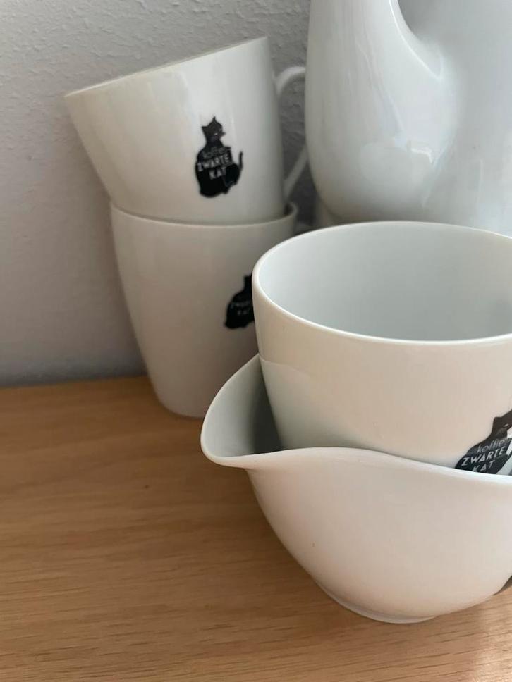 Koffieservies Zwarte Kat, Huis en Inrichting, Keuken | Servies, Zo goed als nieuw, Compleet servies, Overige stijlen, Porselein